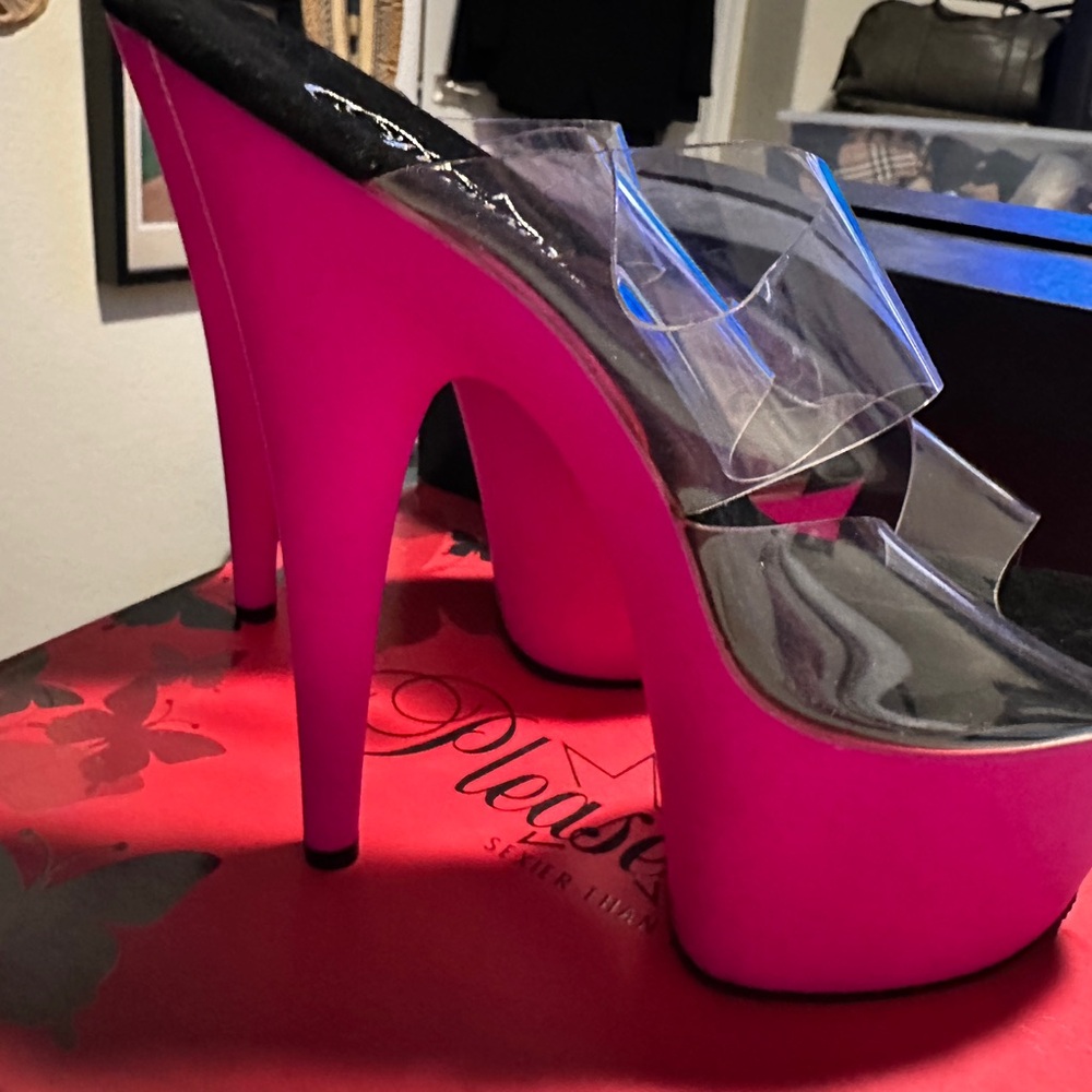 Hot Pink Platforms - Picture 9 of 10